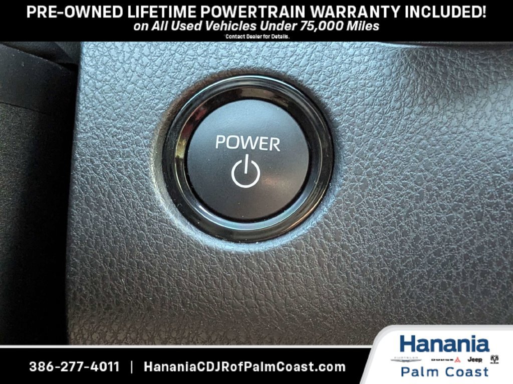 Used 2025 Toyota Camry XSE FWD image 31