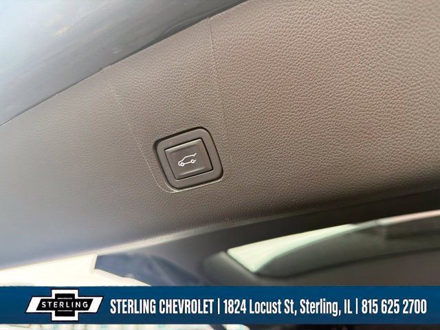 Used 2023 Chevrolet Traverse LT FWD image 30