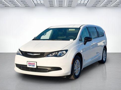 New 2026 Chrysler Voyager LX FWD image 7