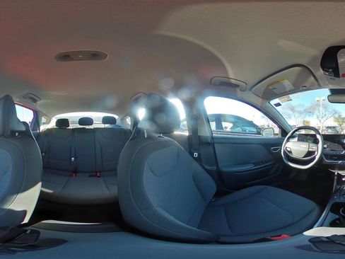 Used 2025 Kia K4 LXS image 41