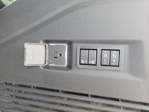 New 2026 GMC Yukon Denali w/ Denali Reserve Package RWD image 8