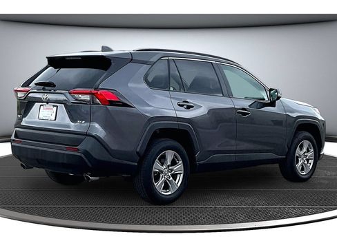 Used 2025 Toyota RAV4 XLE FWD image 18