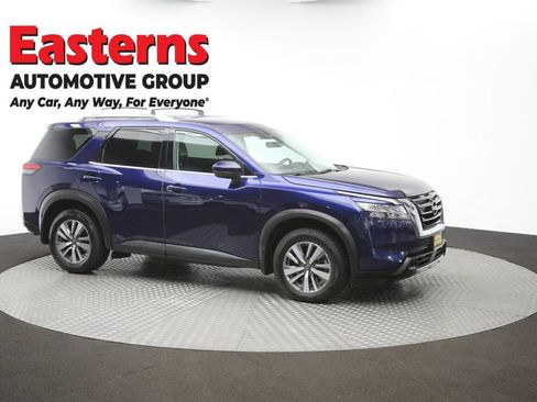 Used 2023 Nissan Pathfinder SL AWD/4WD image 48