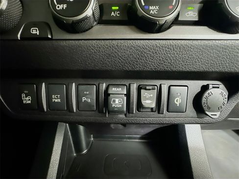 Used 2019 Toyota Tacoma TRD Off-Road image 39