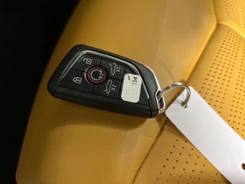 Used 2025 Chevrolet Corvette Stingray Premium Conv w/ Z51 Performance Package image 26