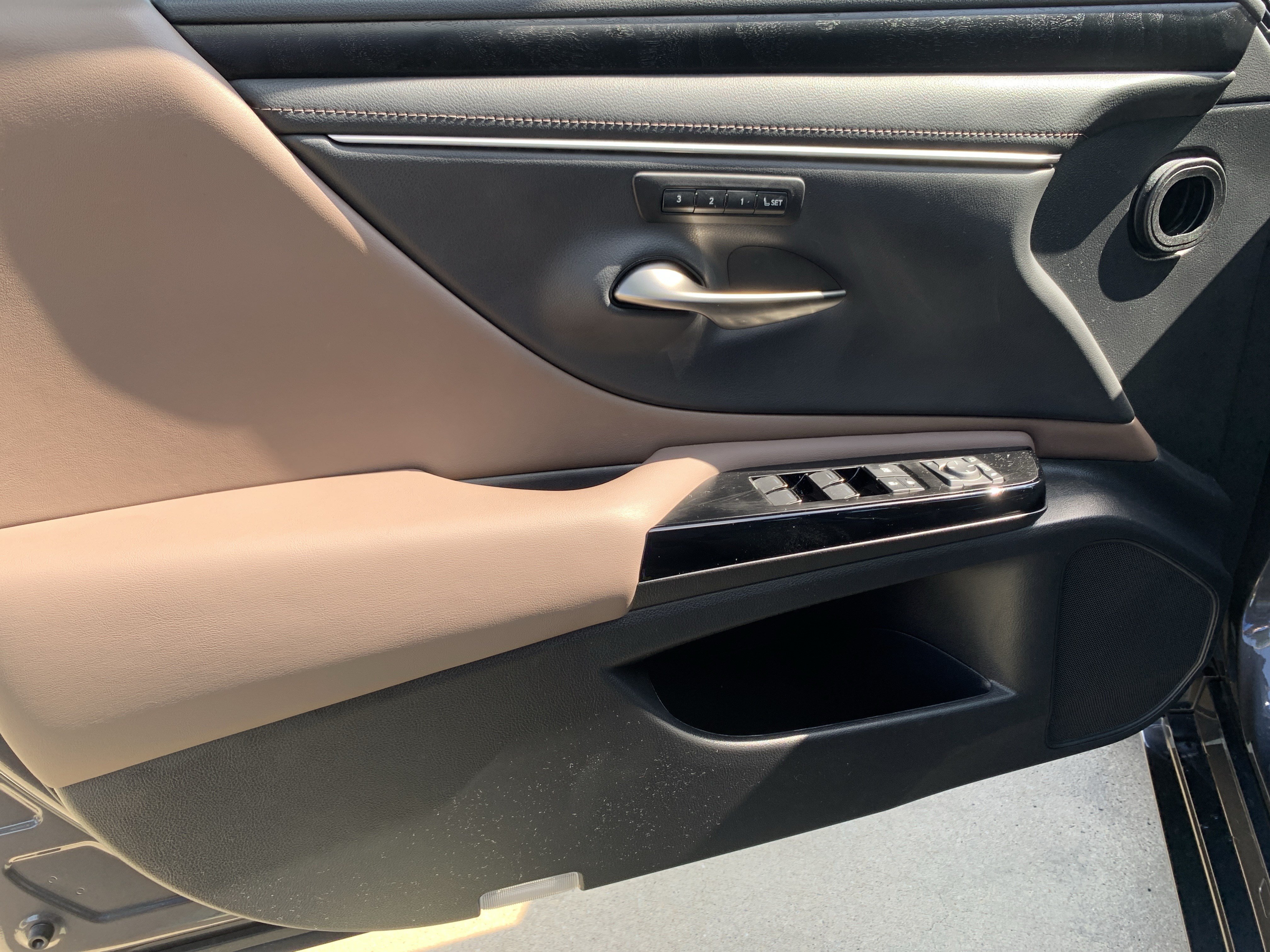 Used 2024 Lexus ES 350 w/ Premium Package FWD image 14