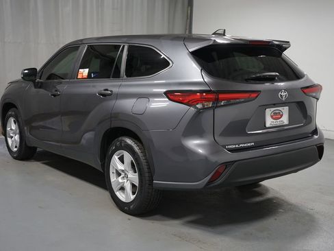 Certified 2023 Toyota Highlander L image 6