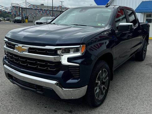 Used 2023 Chevrolet Silverado 1500 LT AWD/4WD image 3