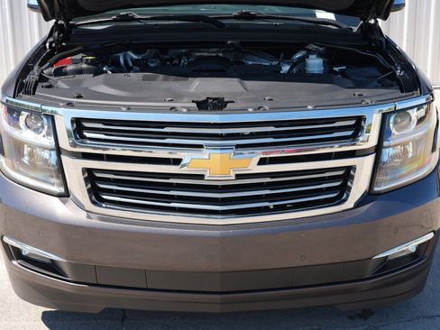 Used 2015 Chevrolet Suburban LTZ image 7