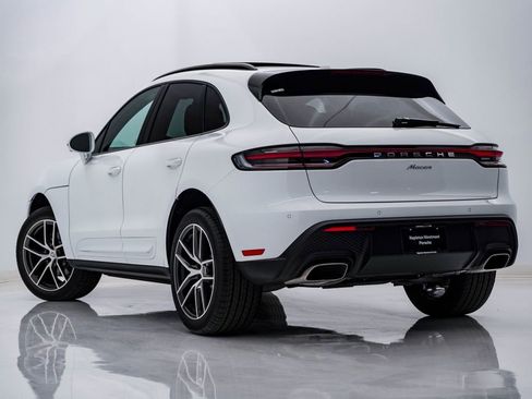 New 2026 Porsche Macan image 3