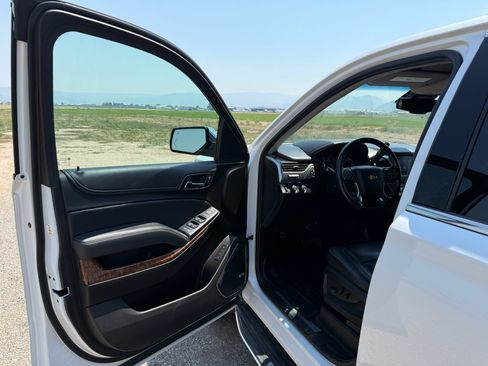 Used 2019 Chevrolet Tahoe Premier AWD/4WD image 12