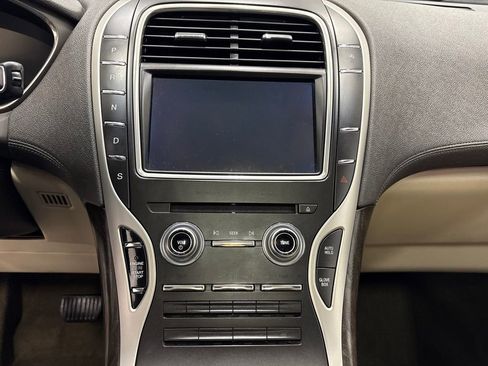 Used 2019 Lincoln Nautilus Select AWD/4WD image 21