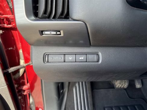 Used 2023 Nissan Pathfinder SL image 13