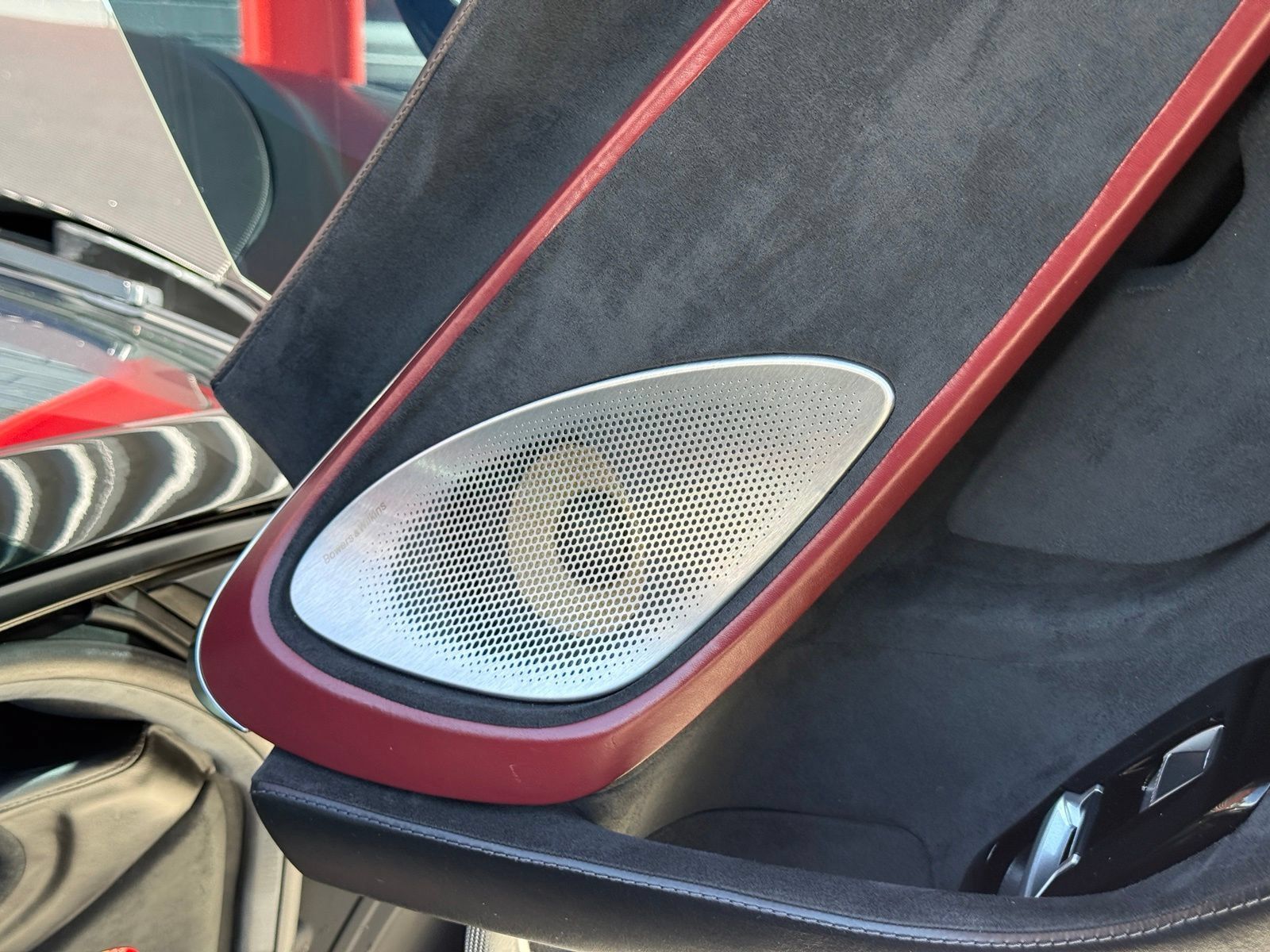 Used 2020 McLaren GT RWD image 34