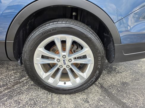 Used 2018 Ford Explorer XLT w/ Equipment Group 202A AWD/4WD image 15