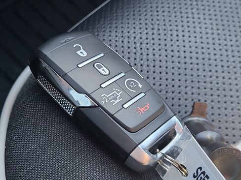 Used 2025 RAM 3500 Limited image 32