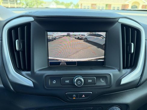 Used 2023 GMC Terrain SLE FWD image 25