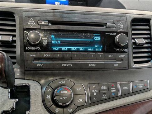 Used 2012 Toyota Sienna XLE image 13