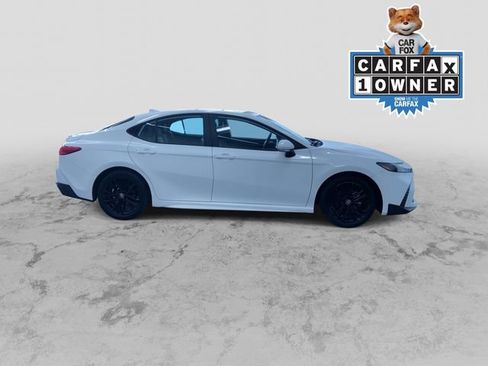 Used 2025 Toyota Camry SE image 2