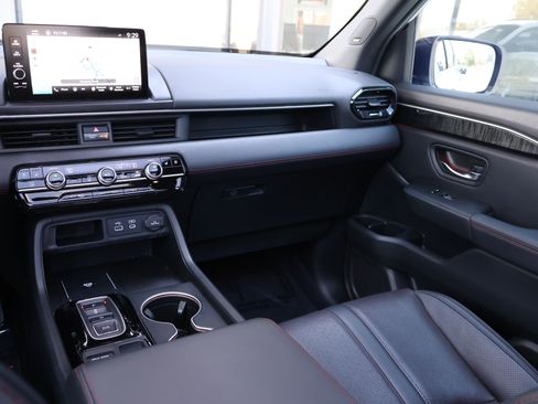 Used 2025 Honda Pilot Black Edition image 24
