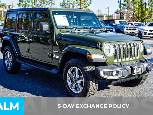 Used 2022 Jeep Wrangler Unlimited Sahara w/ Dual Top Group image 4