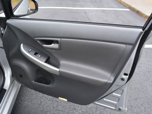 Used 2010 Toyota Prius One image 17