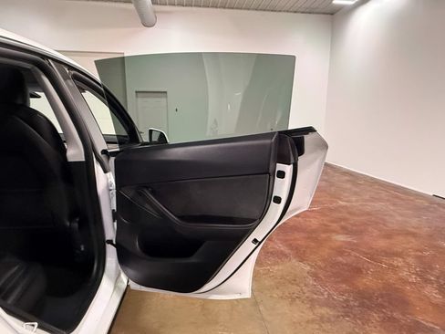 Used 2021 Tesla Model Y Long Range AWD/4WD image 62