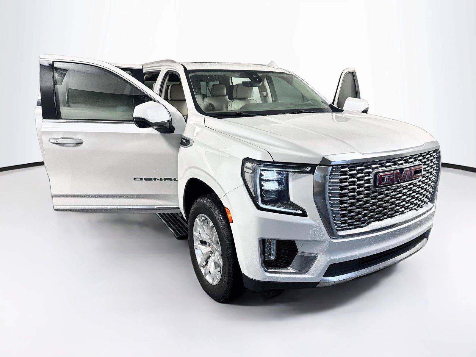 Used 2022 GMC Yukon XL Denali w/ Denali Ultimate Package AWD/4WD image 51