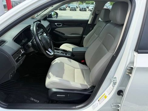 Used 2024 Honda Civic Touring image 17