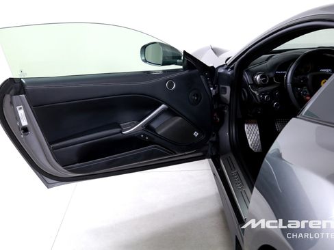 Used 2016 Ferrari F12 Berlinetta image 10