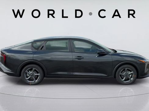 Used 2025 Kia K4 FWD image 2