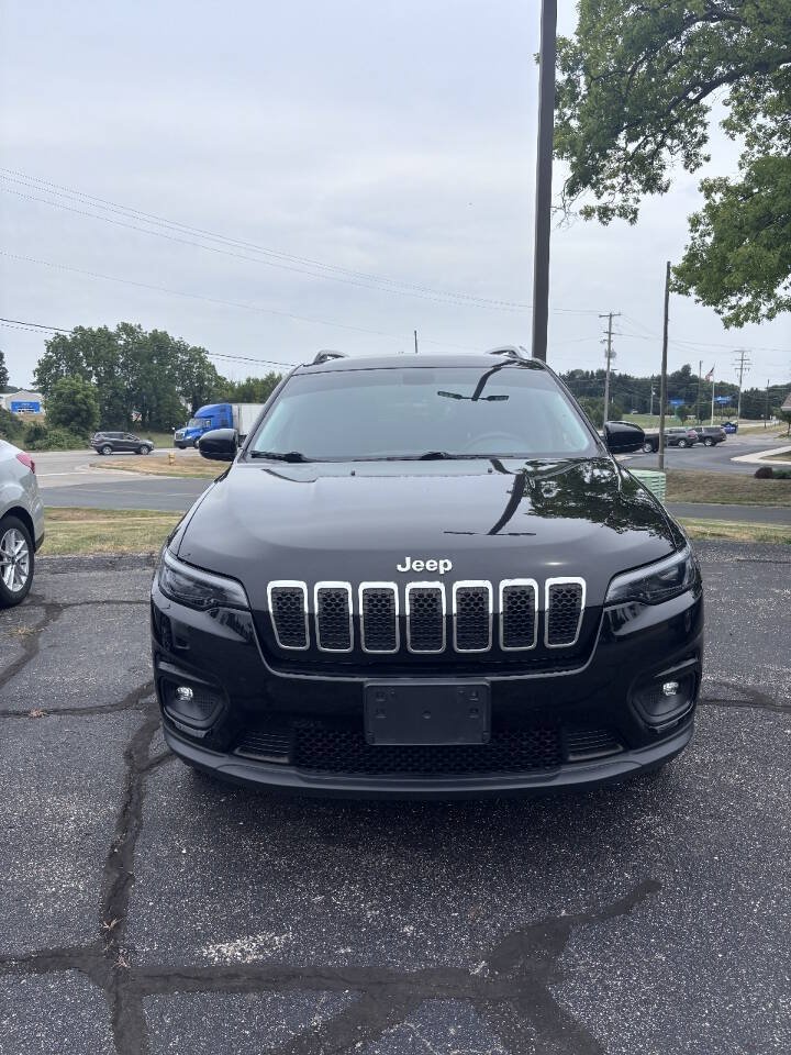 Used 2019 Jeep Cherokee Latitude w/ Popular Appearance Group AWD/4WD image 3