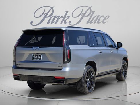 Used 2023 Cadillac Escalade ESV Sport Platinum w/ LPO, ONYX Package AWD/4WD image 5