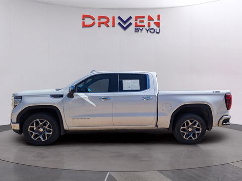 Used 2024 GMC Sierra 1500 SLT w/ SLT Premium Package image 2