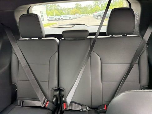 Used 2025 Buick Enclave Preferred image 10