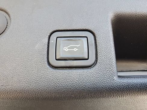 Certified 2024 Chevrolet Equinox LT FWD image 12
