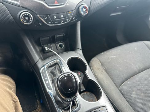 Used 2016 Chevrolet Cruze LT w/ Convenience Package image 8