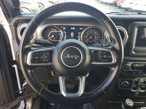 Used 2021 Jeep Wrangler Unlimited Sahara image 22