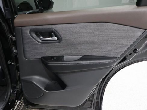 Used 2023 Nissan Rogue SV image 21