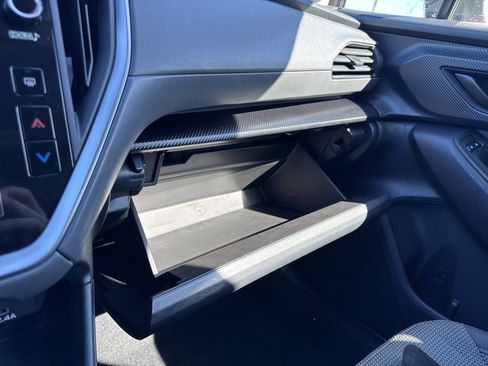 Used 2024 Subaru Crosstrek 2.0i Premium image 24