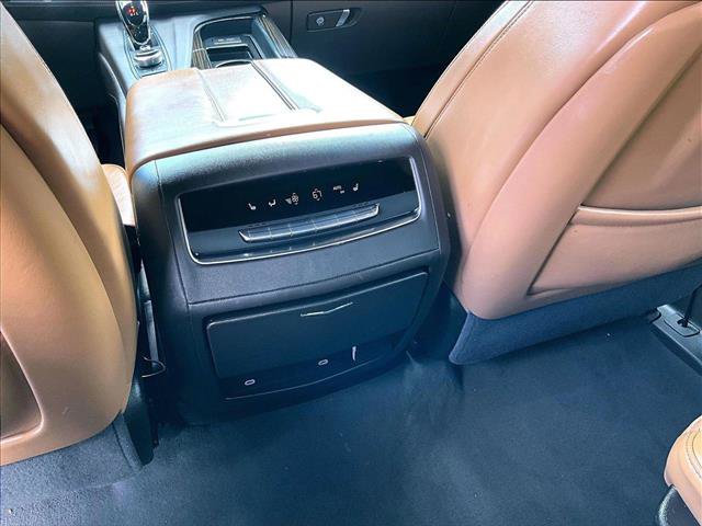 Used 2023 Cadillac Escalade Premium Luxury AWD/4WD image 25