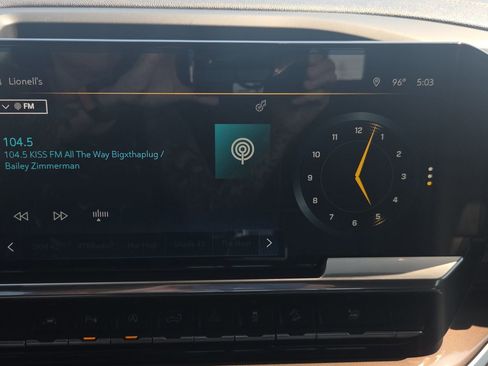 Used 2022 Chevrolet Silverado 1500 High Country w/ Z71 Off-Road Package image 10