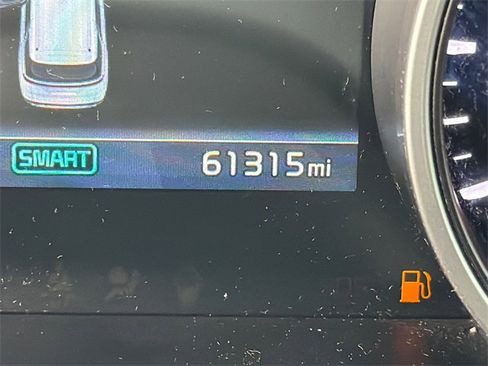 Used 2023 Kia Carnival LX image 26