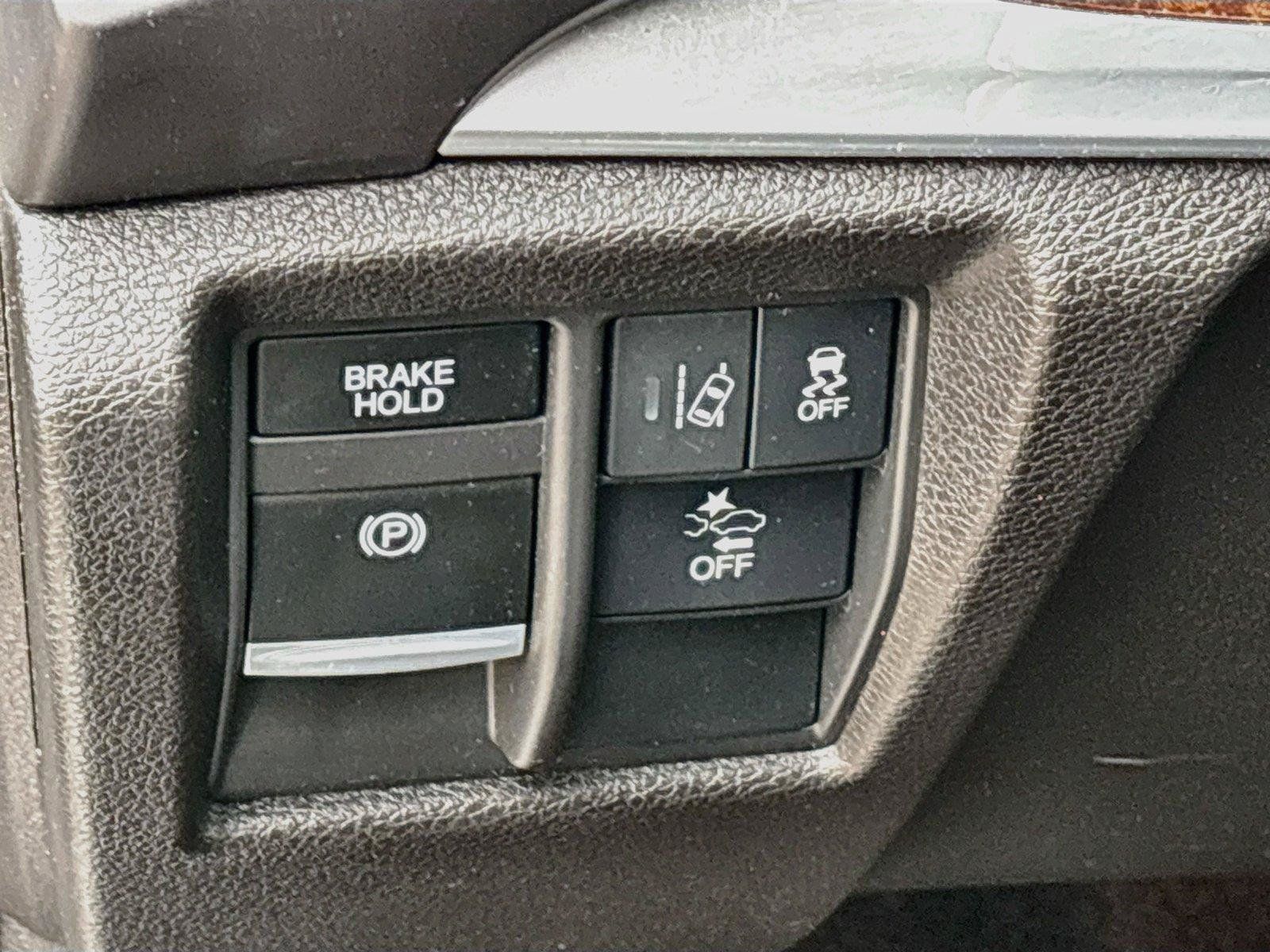 Used 2017 Acura MDX w/ Technology Package AWD/4WD image 14