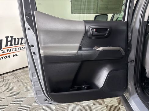 Used 2021 Toyota Tacoma SR5 RWD image 18