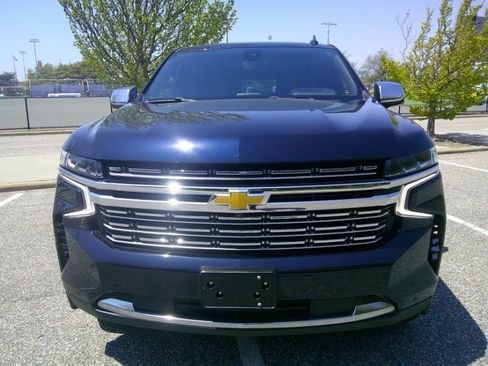 Used 2021 Chevrolet Suburban Premier w/ Premium Package AWD/4WD image 11