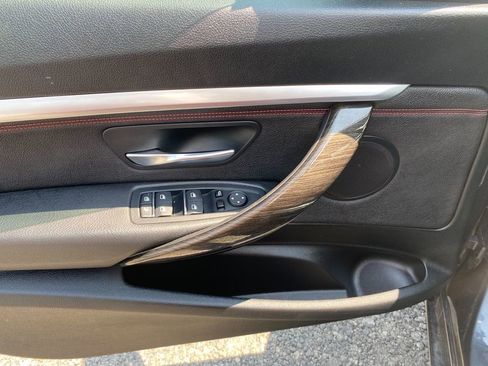 Used 2018 BMW 330i Gran Turismo xDrive image 11