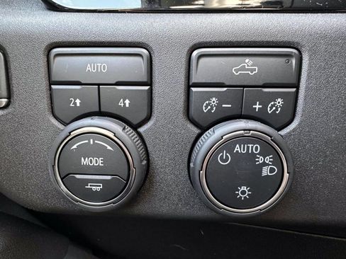 Used 2024 Chevrolet Silverado 1500 LT AWD/4WD image 15