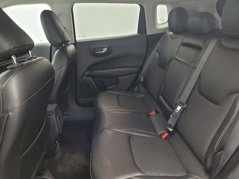 Used 2018 Jeep Compass Latitude w/ Popular Equipment Group FWD image 18