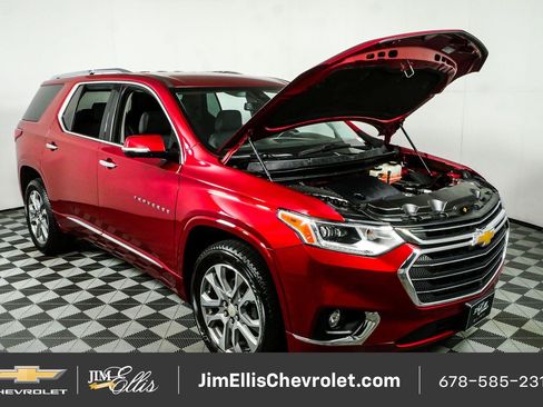 Used 2020 Chevrolet Traverse Premier AWD/4WD image 38